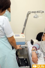 CAVIによる動脈硬化測定装置。